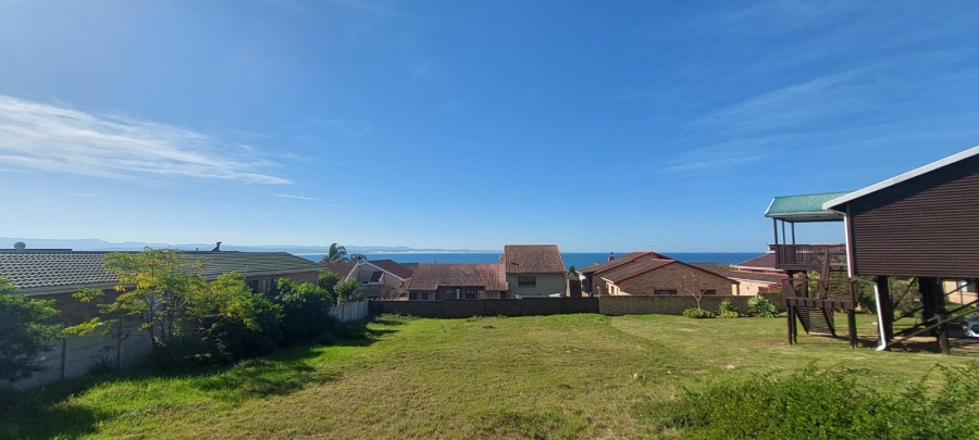  Bedroom Property for Sale in Wavecrest Eastern Cape